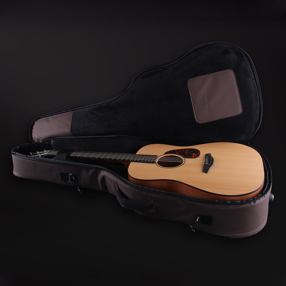 Multiple compartments Furch gigbag
