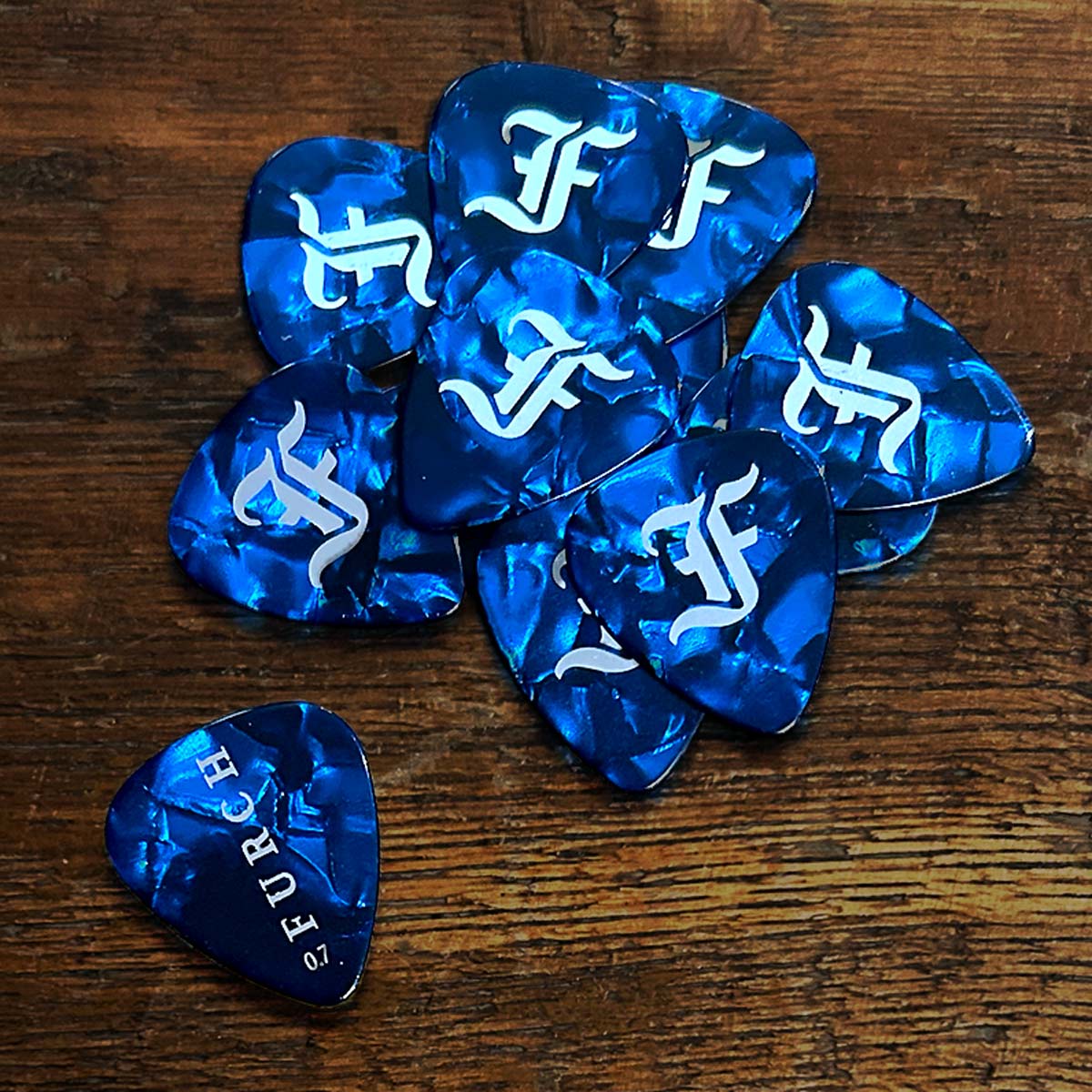 Medium Pick 0.7mm 12pcs - Furch