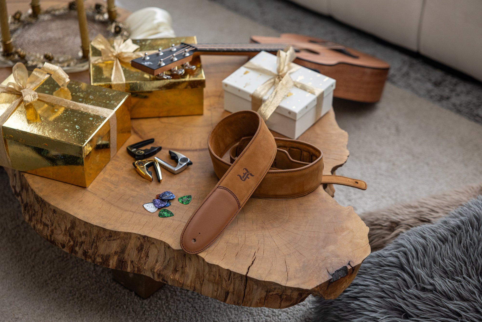 GIFTS FOR THE GUITAR