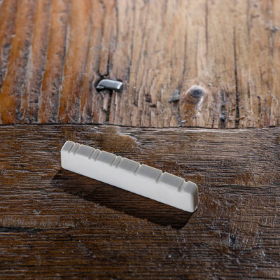 9 string nut white