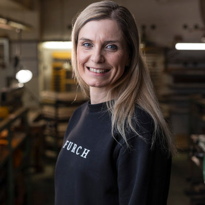 Černá mikina přes hlavu W