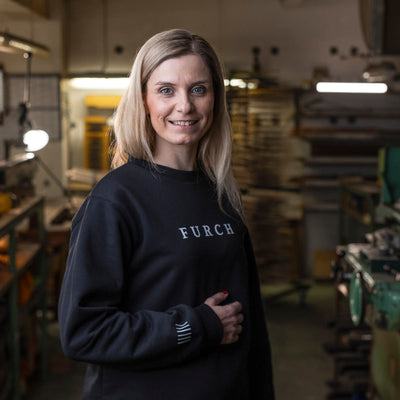 Černá mikina přes hlavu W