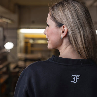 Černá mikina přes hlavu W