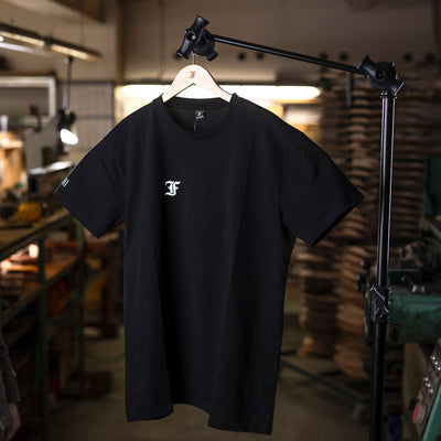 Black T-shirt basic W